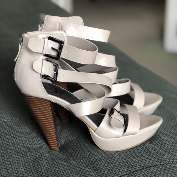 G by Guess Shoes - G by Guess Shoes - Taupe, Wood look heels